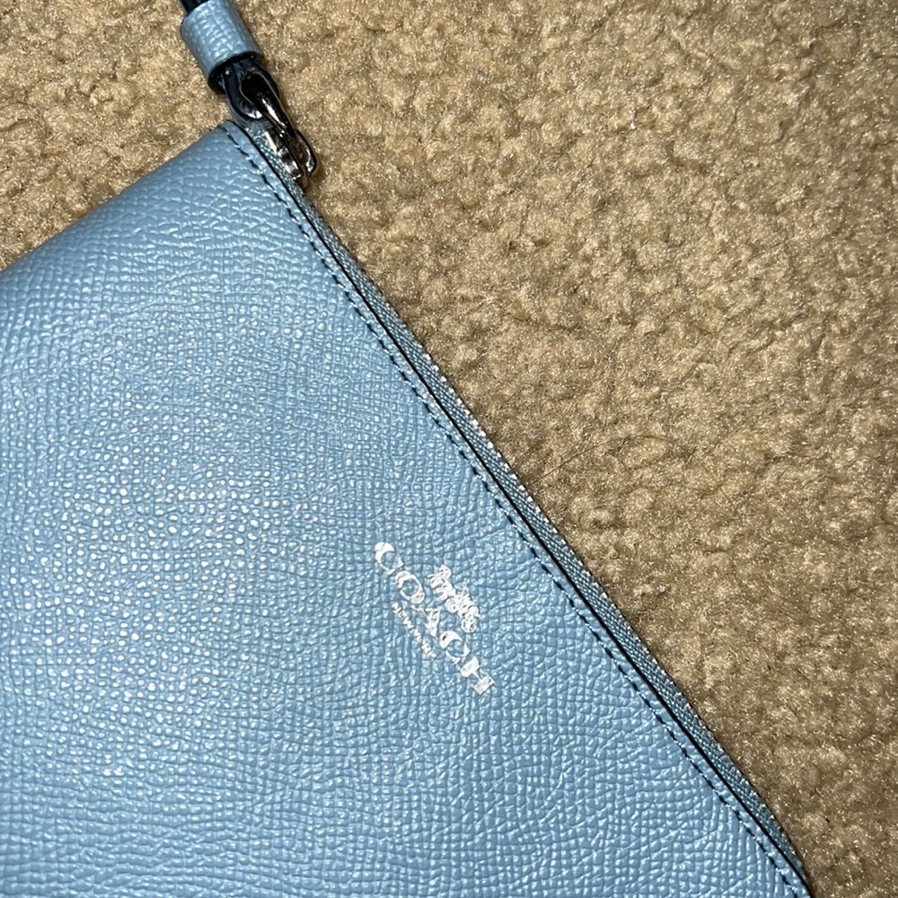 coach wallet - Picture 1 of 3